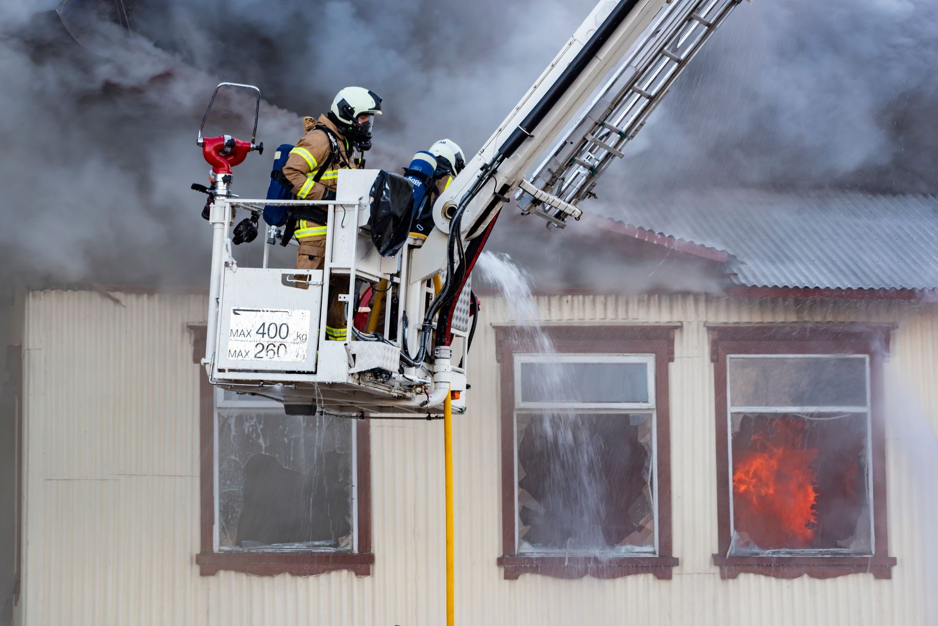 Incendiu major la fabrica de celuloză din Drobeta-Turnu Severin: Pompierii luptă pe trei sectoare