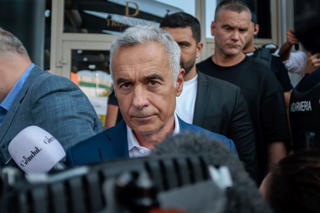 Călin Georgescu a petrecut prima noapte în Arestul Capitalei. Refuză mâncarea în dosarul de înșelăciune