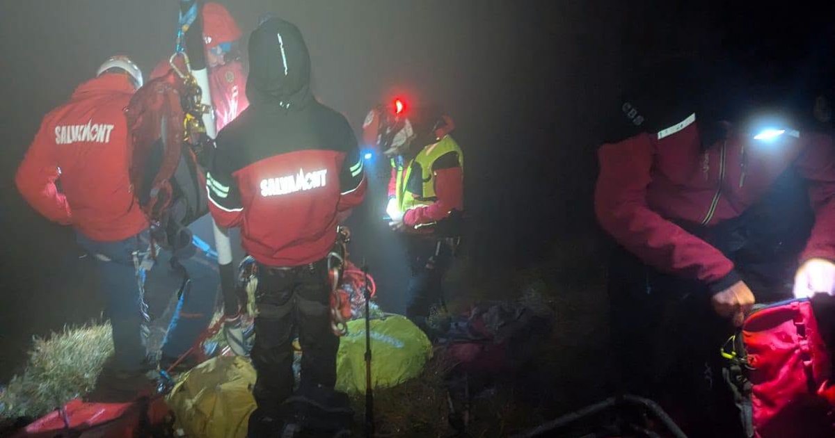 Operațiune dificilă în Munții Făgăraș: Salvamont Argeș recuperează trupul unui turist căzut de la 200 de metri