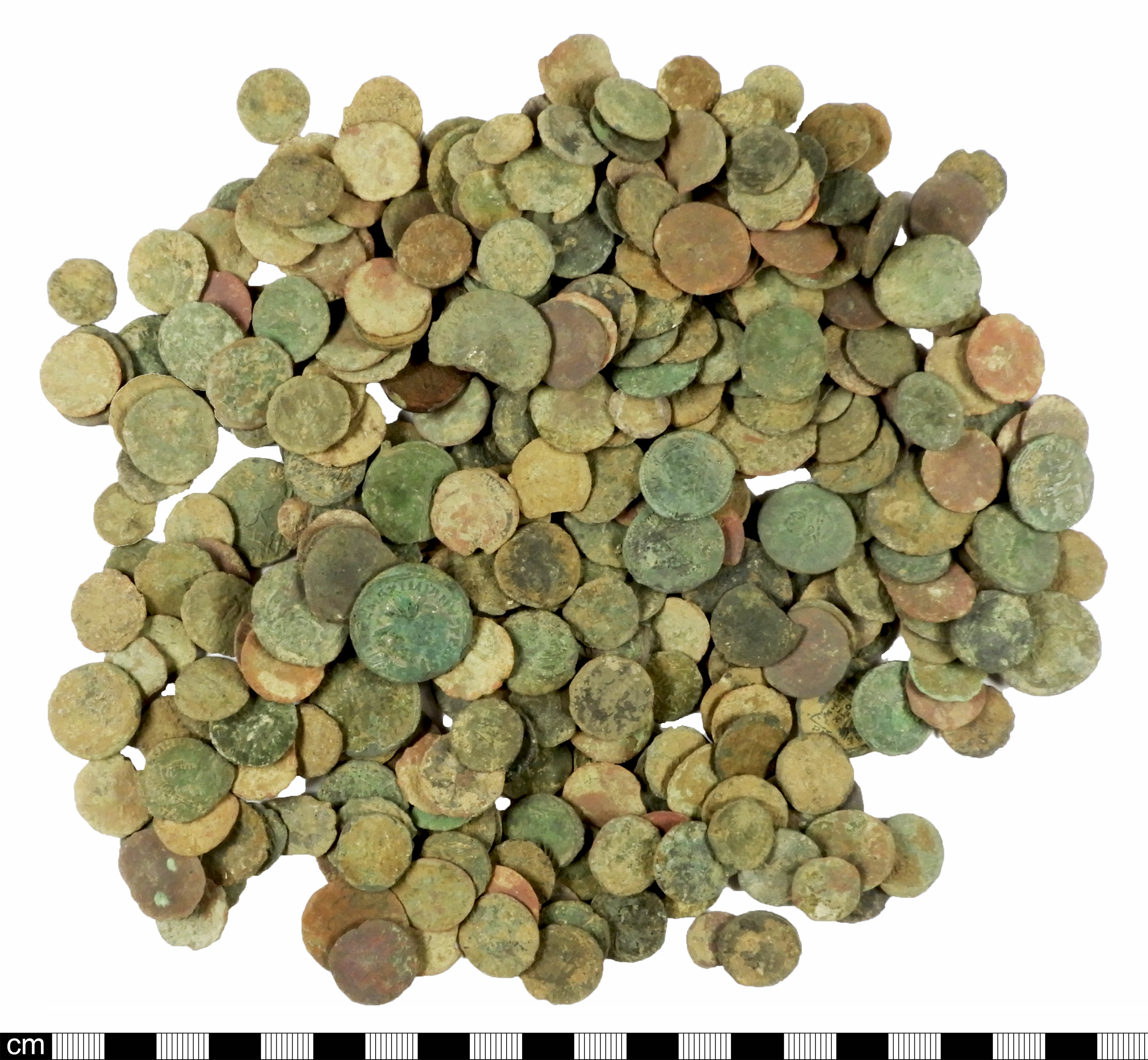 Tezaur masiv de argint din epoca romană descoperit în Germania: peste 900 de monede găsite pe un câmp