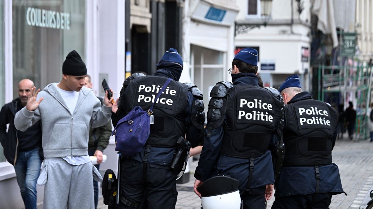 Un român acuzat de uciderea unei foste campioane la scrimă din Belgia ajunge în fața justiției