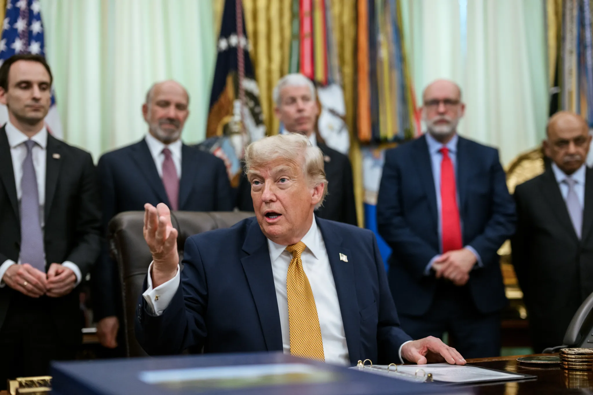 Donald Trump propune interzicerea exporturilor de motorină pentru a scădea prețurile în SUA