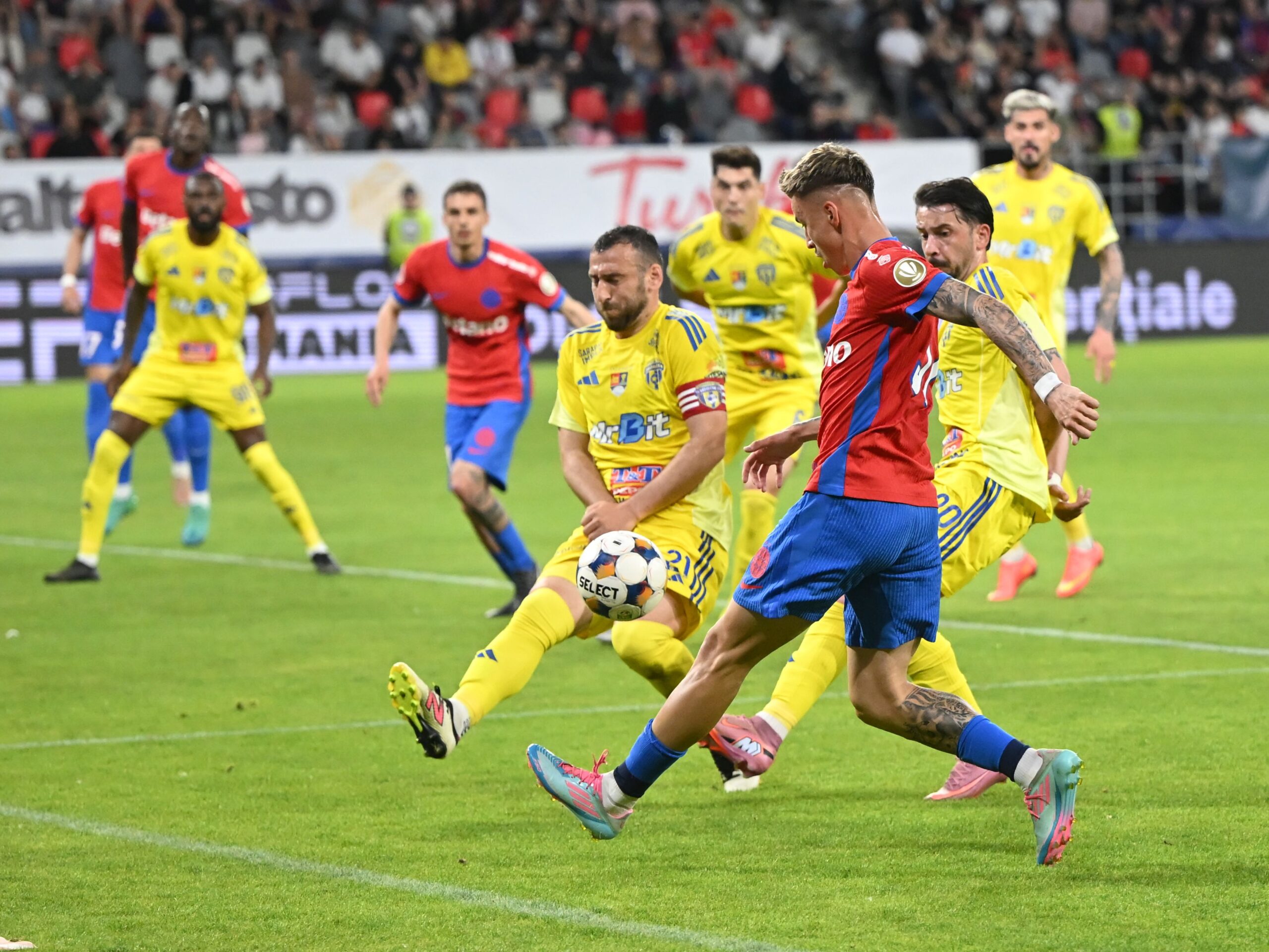 Tavi Popescu pleacă în Grecia sub îndrumarea lui Pintilii. Explicația jucătorului despre decizia de a părăsi FCSB