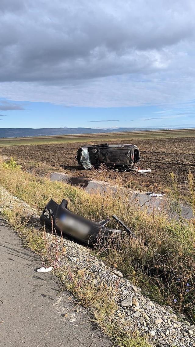 Accident grav în județul Buzău: un autovehicul s-a răsturnat pe DJ 203C, șapte persoane rănite