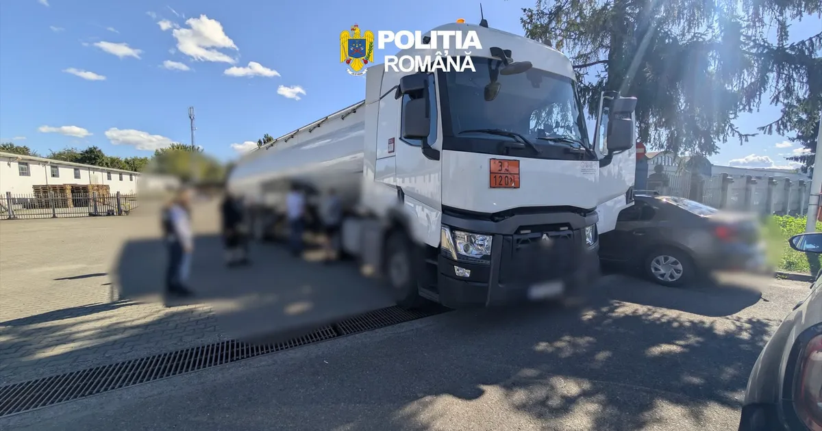 Șoferi de autocisterne reținuți în Prahova pentru furtul combustibilului transportat