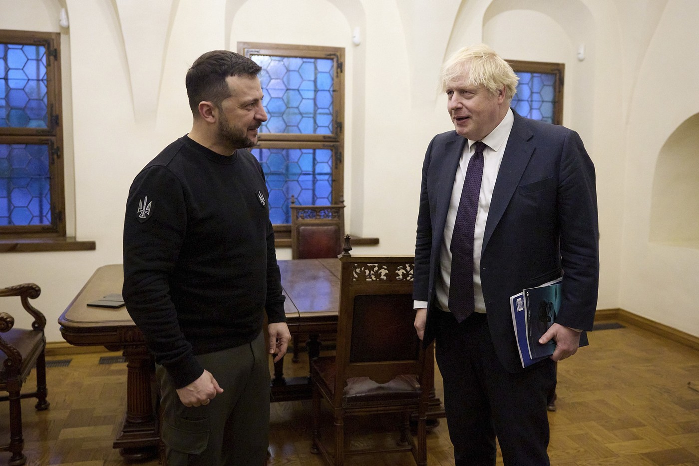 Boris Johnson și fostul director CIA au fost în apropierea unei gara atacate de o dronă rusă în Ucraina