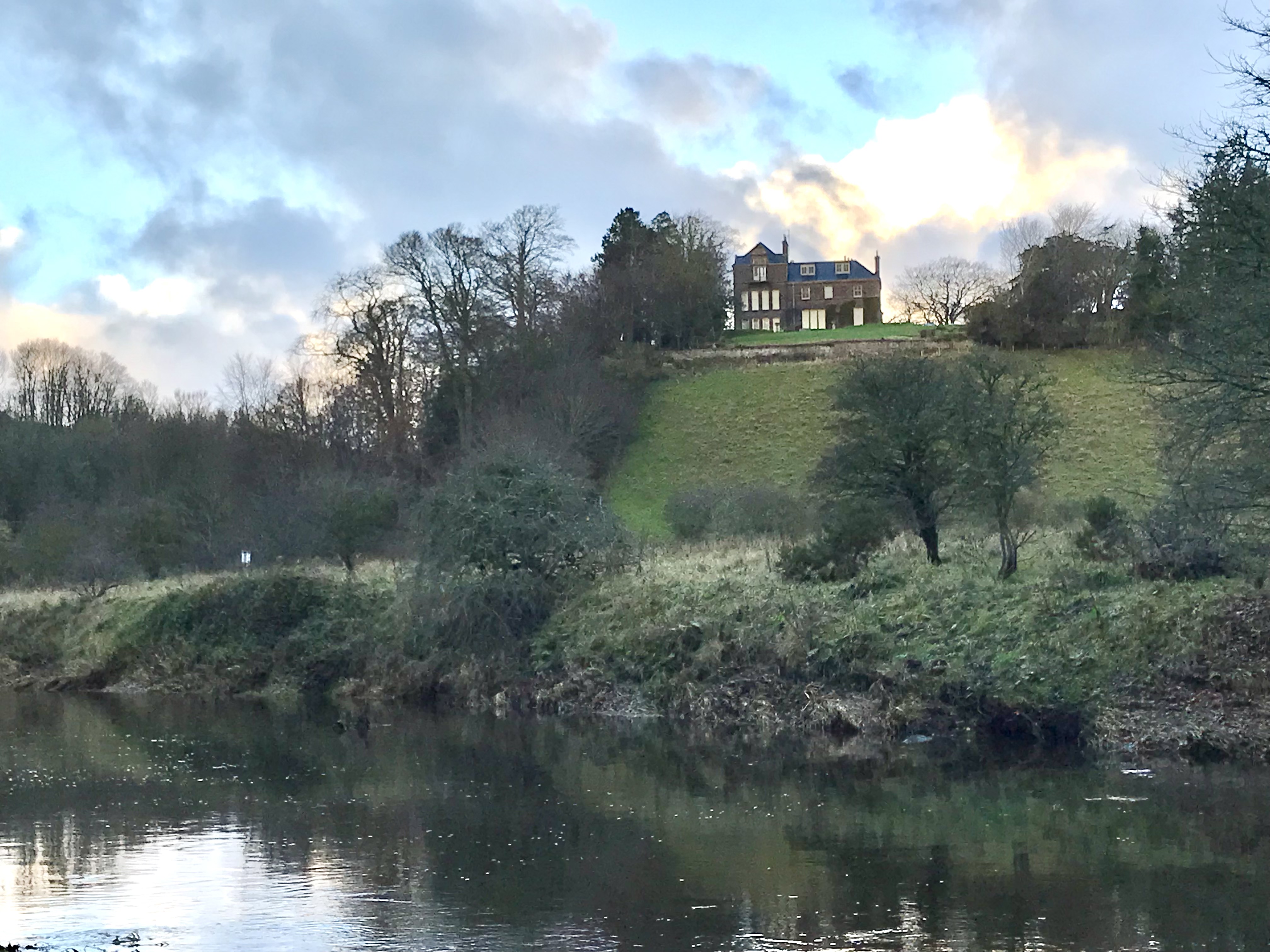 Un castel medieval considerat pierdut a fost descoperit în interiorul unei clădiri universitare din Dublin