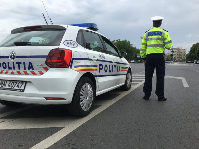 Trafic oprit pe DN 2A în Constanța după răsturnarea unui camion încărcat cu grâu