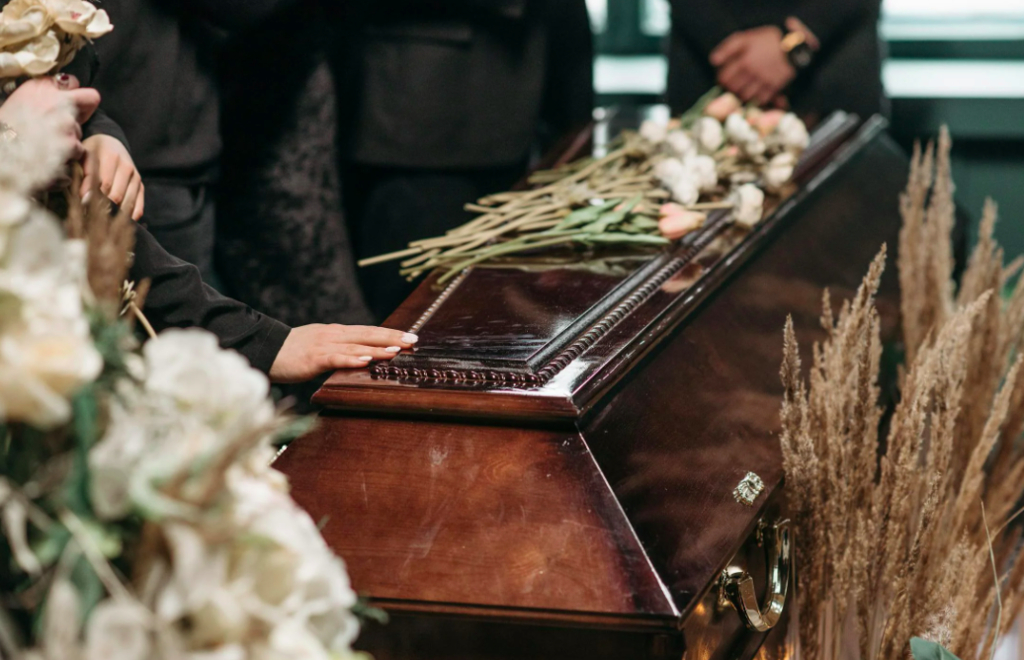 Tragedie în Italia: O femeie a murit strivită de un bolovan în timp ce mergea la înmormântarea mamei sale