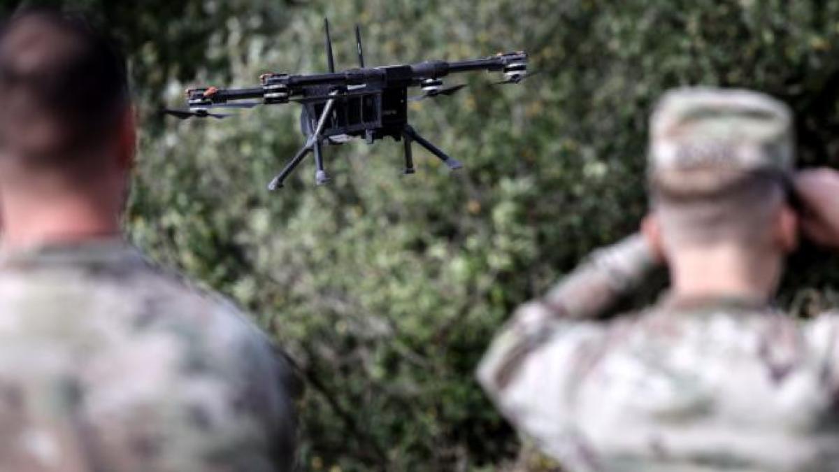 Dronă detectată în spațiul aerian al României: s-a prăbușit în apropierea localității Solca