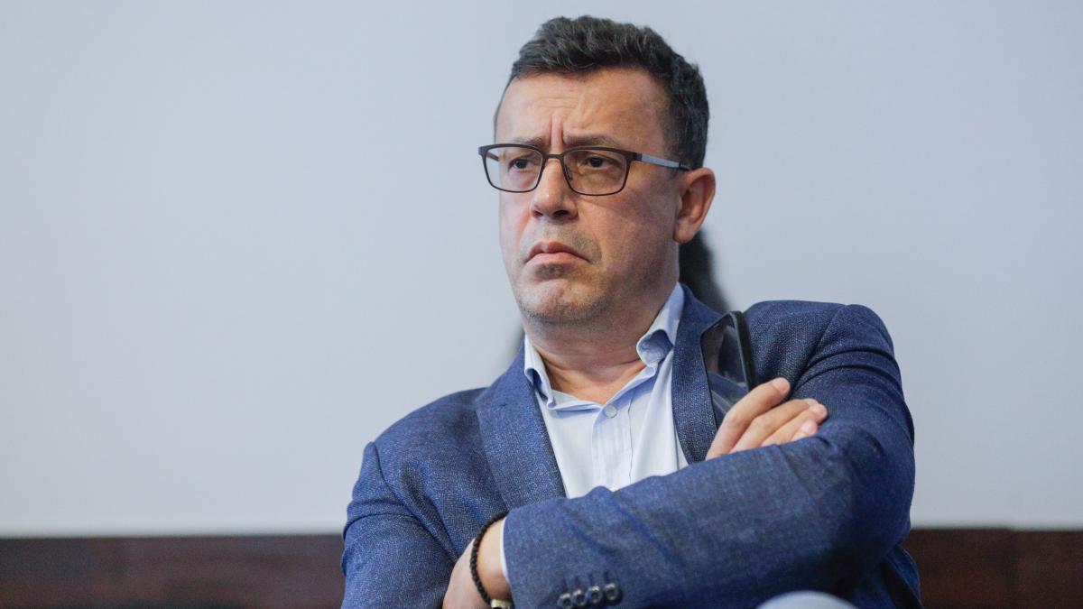 Victor Ciutacu critică dur abordarea jurnalistică a Hotnews referitoare la Nicușor Dan