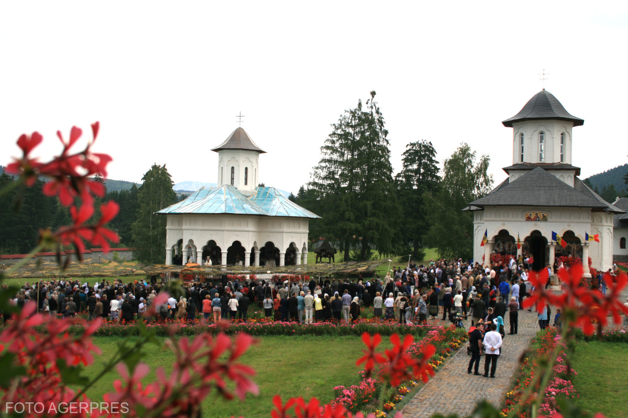Înălțarea Sfintei Cruci: Istoria și tradițiile unei sărbători fundamentale în creștinism