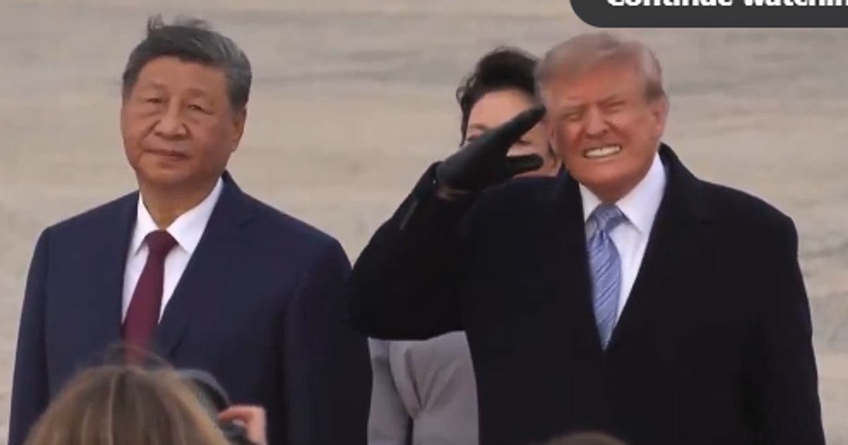 Donald Trump a fost surprins de un zgomot puternic în timpul ceremoniei de primire a lui Xi Jinping