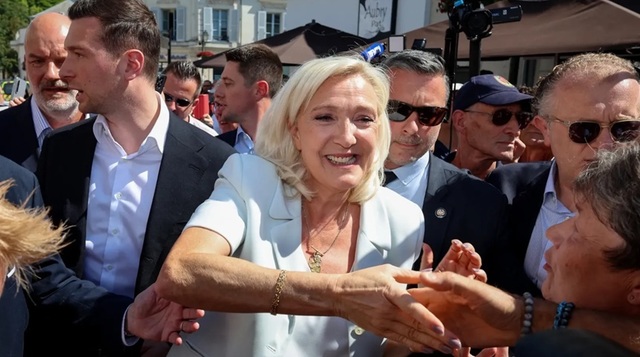 Marine Le Pen conduce detașat în perspectiva alegerilor prezidențiale din Franța în 2027