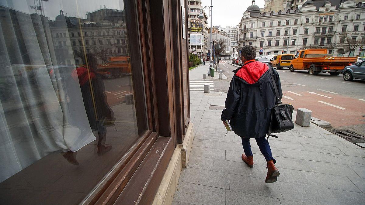 Ce trebuie să facă pensionarii dacă nu sunt acasă când vine poștașul: Termene și proceduri de ridicare
