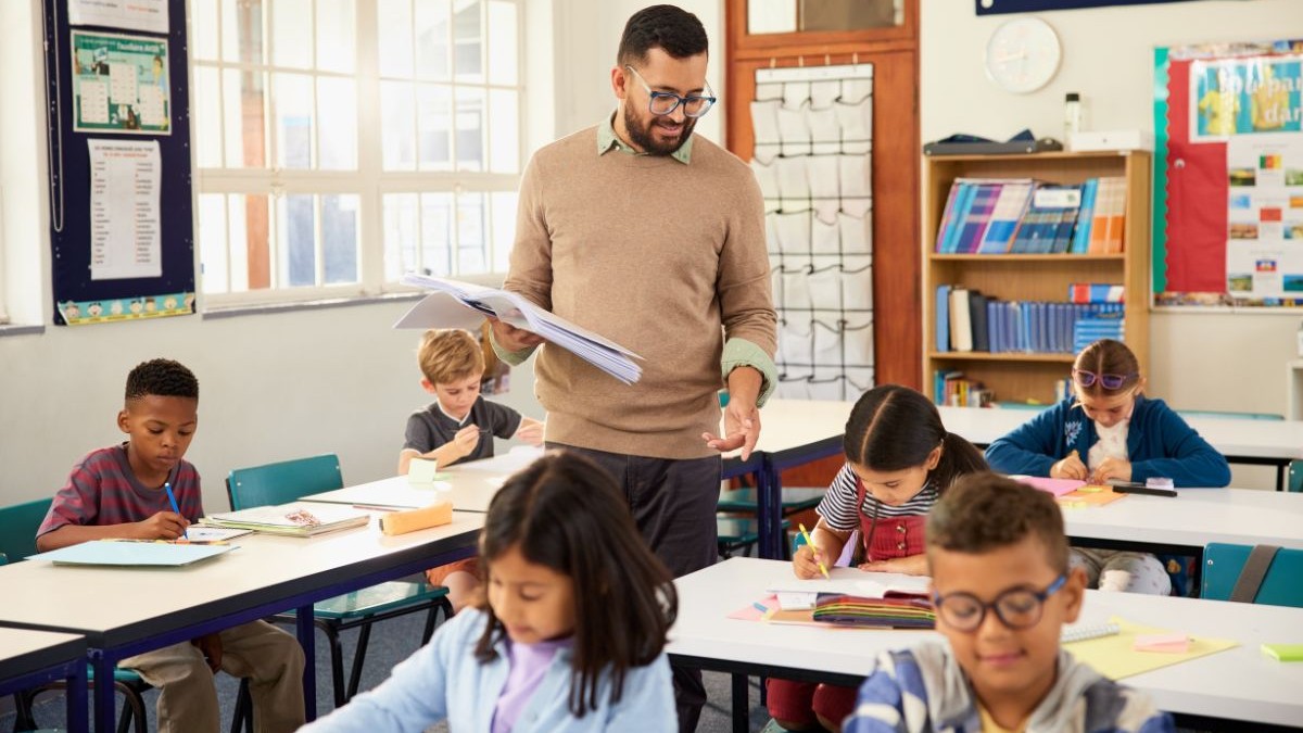 Vouchere de vacanță 2026 pentru profesori: detalii despre sumele de 800 de lei și termenele de depunere