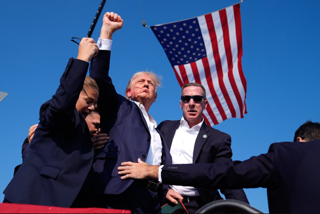 Unul dintre bărbații răniți în tentativa de asasinat asupra lui Trump a murit