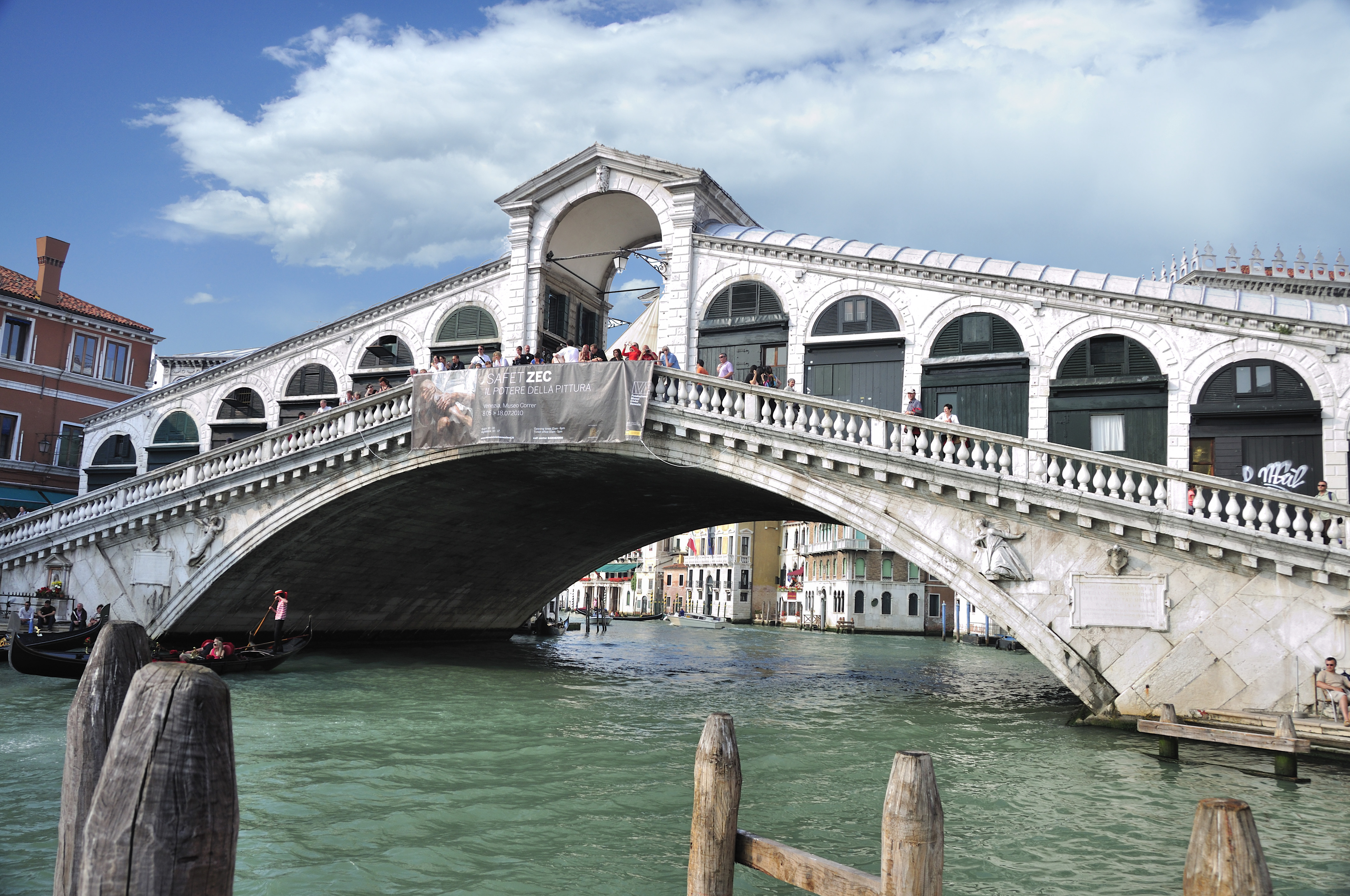 Scene de scandal în Veneția: Un cuplu a fost surprins în act sexual pe un vaporetto plin de turiști