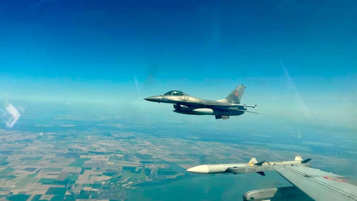 Alertă aeriană în estul țării: două avioane F-16 au decolat după detectarea unei ținte lângă Galați