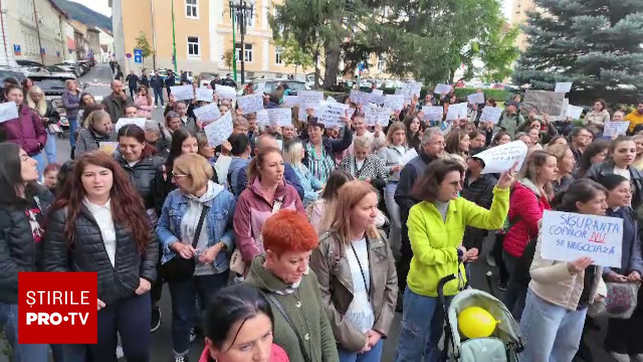Protest în Brașov din cauza reducerii numărului de îngrijitoare în creșe