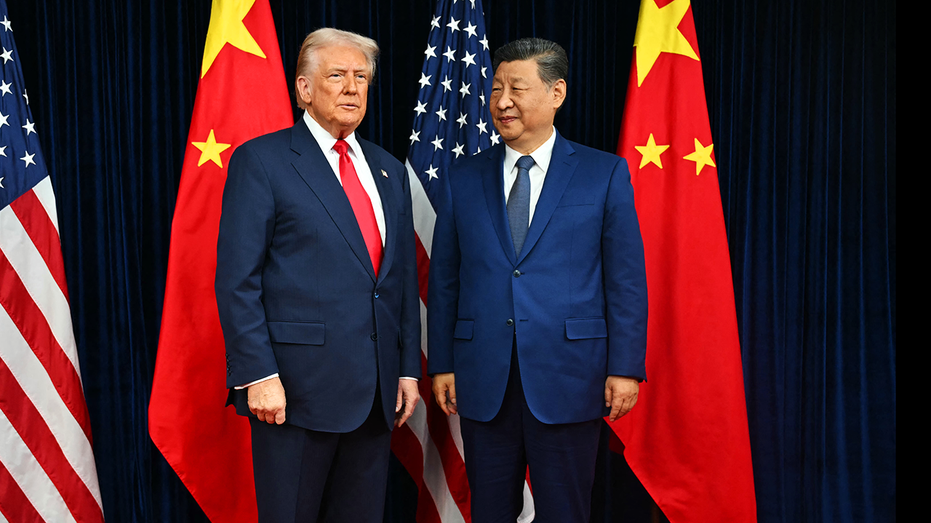 Schimb de cadouri simbolice între Donald Trump și Xi Jinping: vulturul pleșuv versus diplomația panda