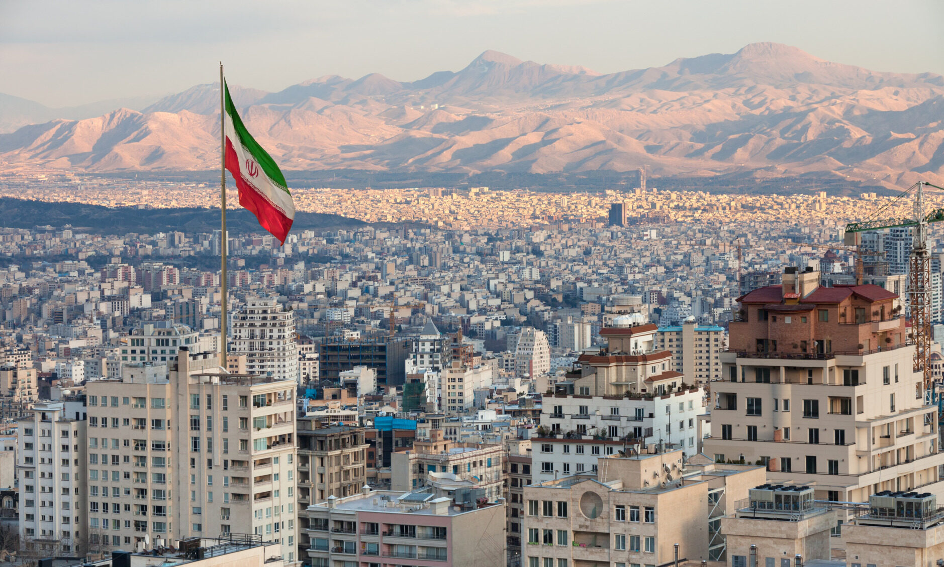 Utilizatorii rețelelor de socializare din Iran raportează blocarea liniilor telefonice după activități politice
