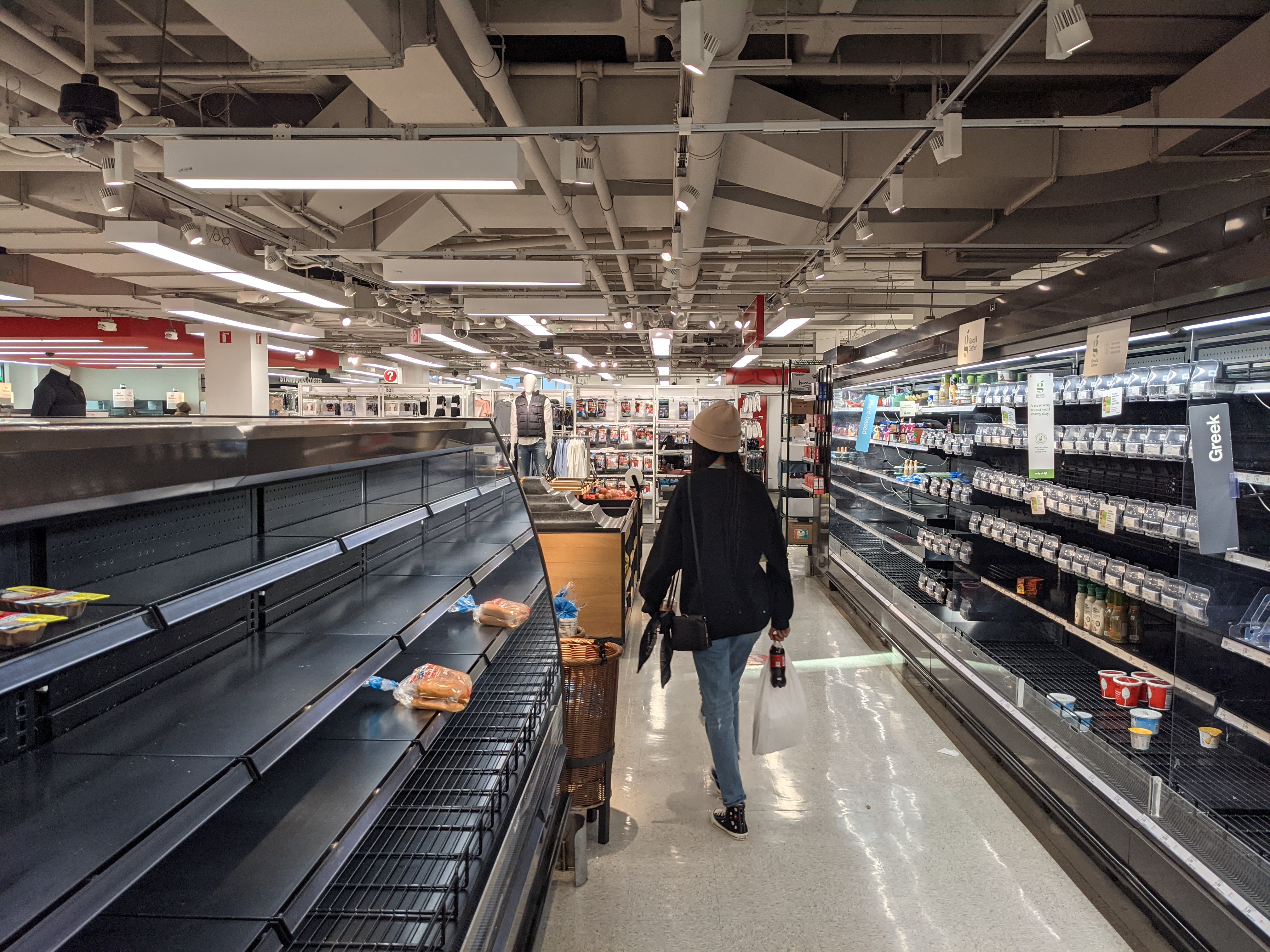 Scădere majoră în distribuția alimentelor și băuturilor în iulie 2026, conform datelor INS