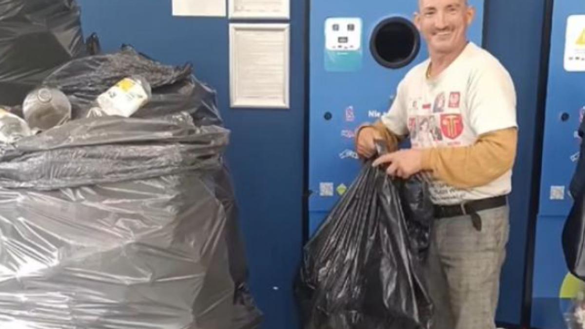 Record în Polonia: Un bărbat a returnat peste 11.000 de ambalaje într-o singură zi pentru donații