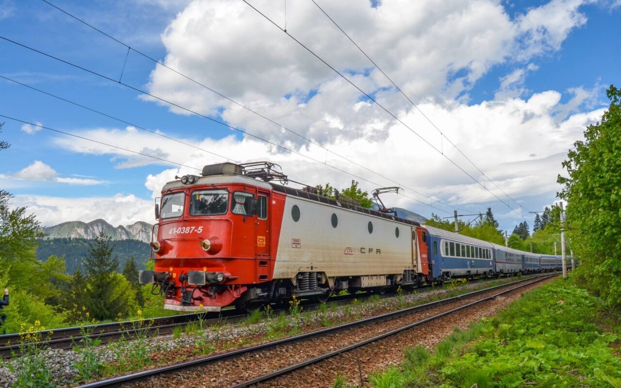 Modificări majore la trenurile de călători: opt rute vor fi anulate sau deviate din cauza lucrărilor la Târgu Jiu