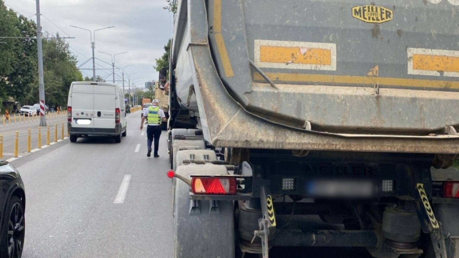 Se propune eliminarea restricțiilor de timp pentru camioanele și utilajele din București
