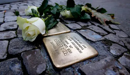 Oraș din Germania interzice instalarea de noi plăcuțe de comemorare a victimelor Holocaustului