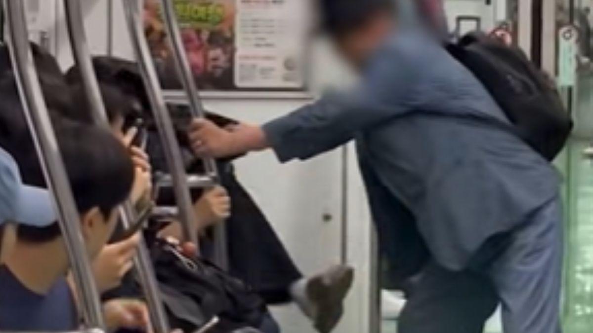 Conflict violent în metroul din Seul pentru un loc pe scaun: o dispută care a devenit virală