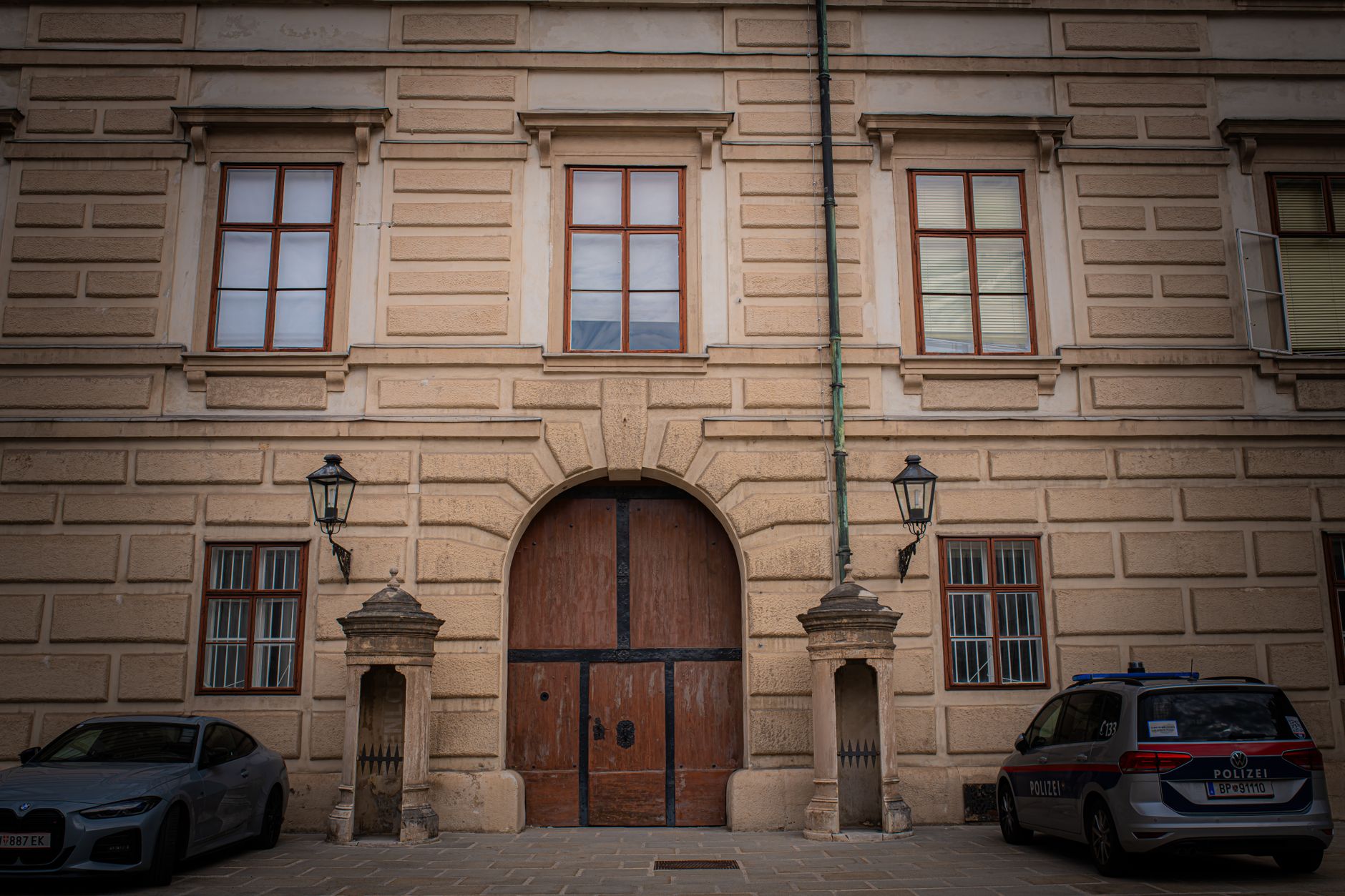 O descoperire macabră în Torino: Cadavrul unui bărbat a fost găsit dezmembrat într-un apartament închiriat