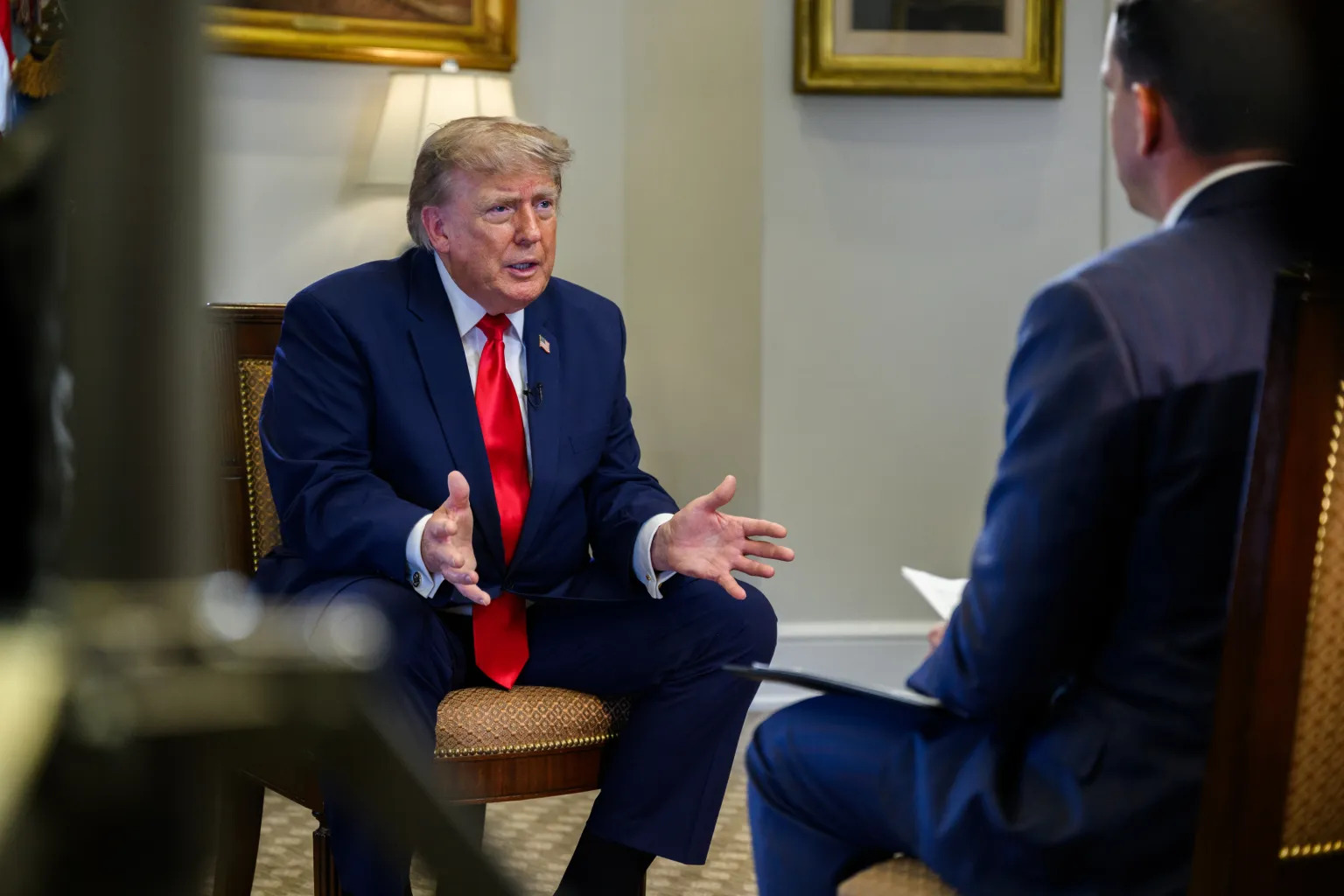 Donald Trump restricționează accesul presei: CNN este exclusă de la bordul avionului Air Force One