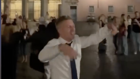 Premierul Ungariei, Péter Magyar, a dansat pe străzile Romei după întâlnirea cu Papa Leon al XIV-lea