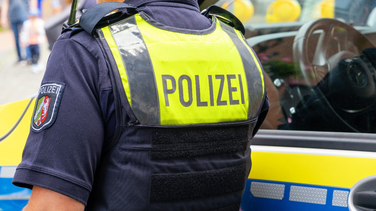 Un român a fost prins în Germania cu buletinul altei persoane pe telefon