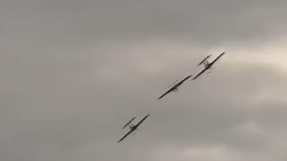 Tragedie la un spectacol aviatic în Polonia: două avioane s-au ciocnit în fața a 30.000 de spectatori