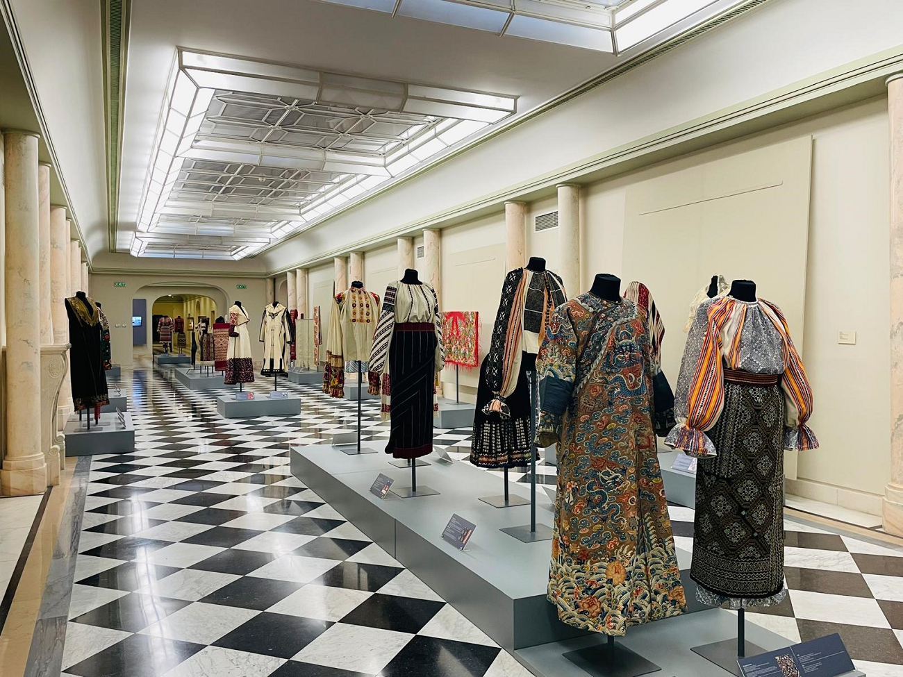 Expoziție cu piese donate de The Met la Muzeul Național de Artă al României