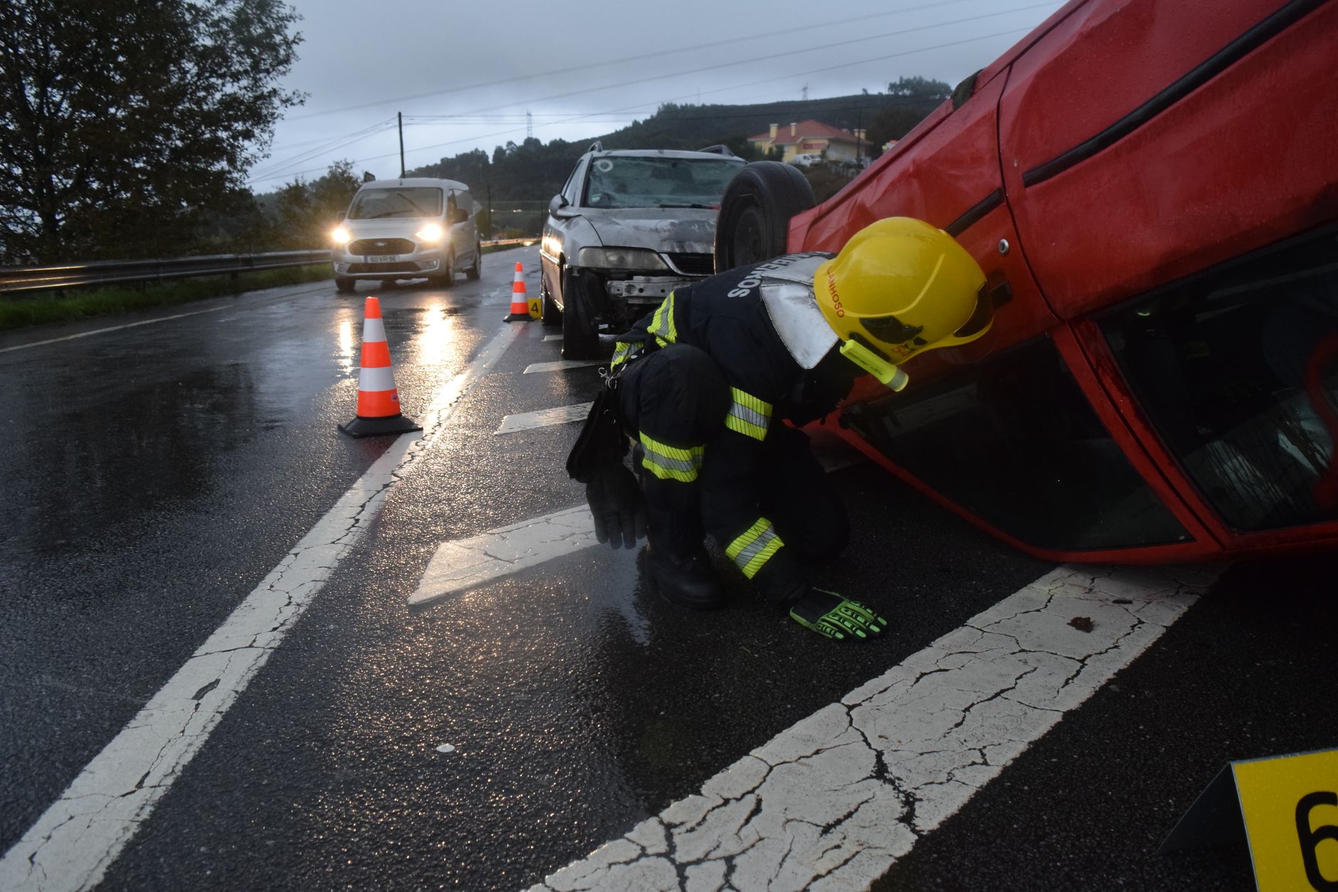 Accident tragic în Germania: un autocar cu turiști s-a răsturnat pe autostradă, două persoane au murit