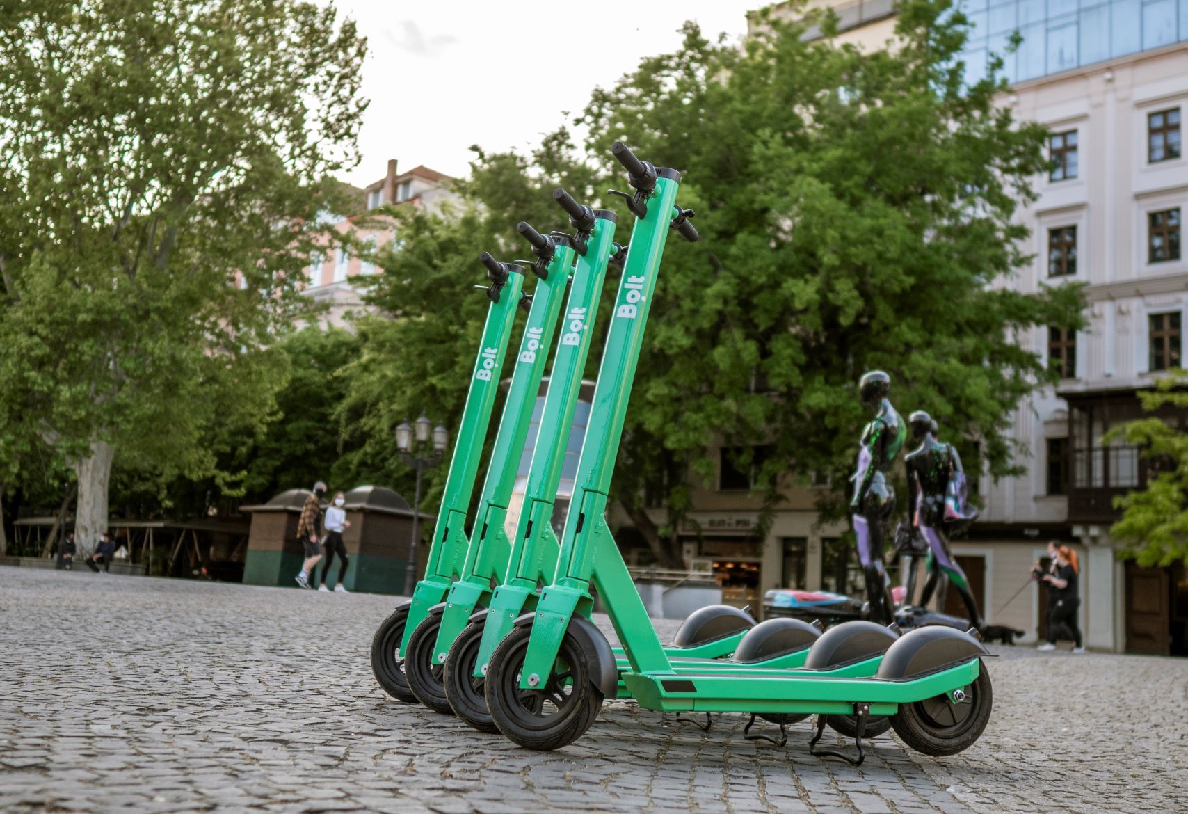 Reguli noi pentru trotinetele electrice în București: minori și parcări ilegale vor fi sancționate