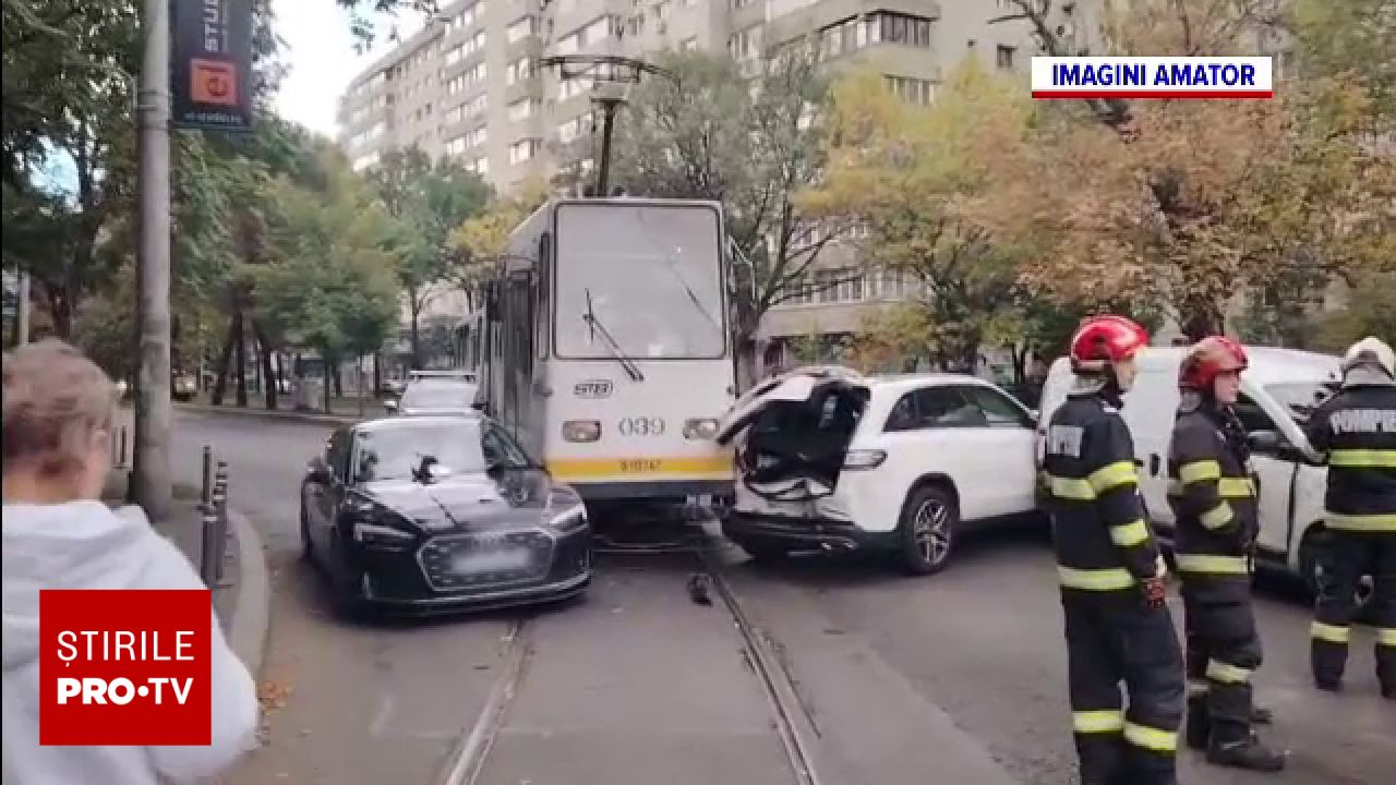 Accident în lanț provocat de un vatman din București: șapte mașini au fost implicate