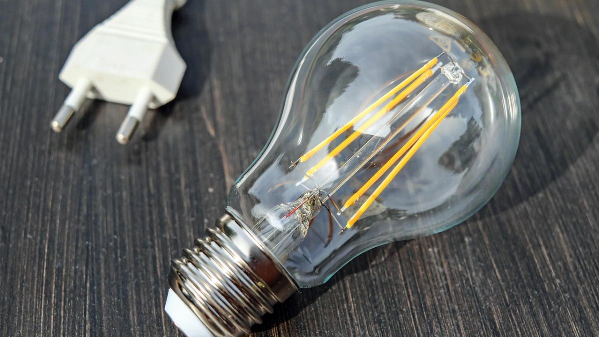 Intervenții la rețeaua de energie în București și Ilfov: lista locurilor afectate de întreruperi