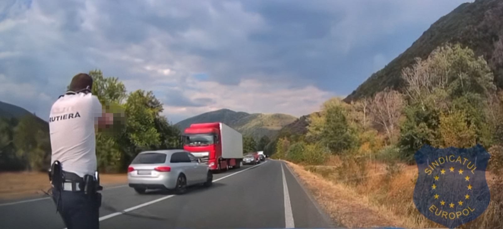 Urmărire spectaculoasă pe DN6: Șofer de 24 de ani oprit cu țepi și focuri de armă