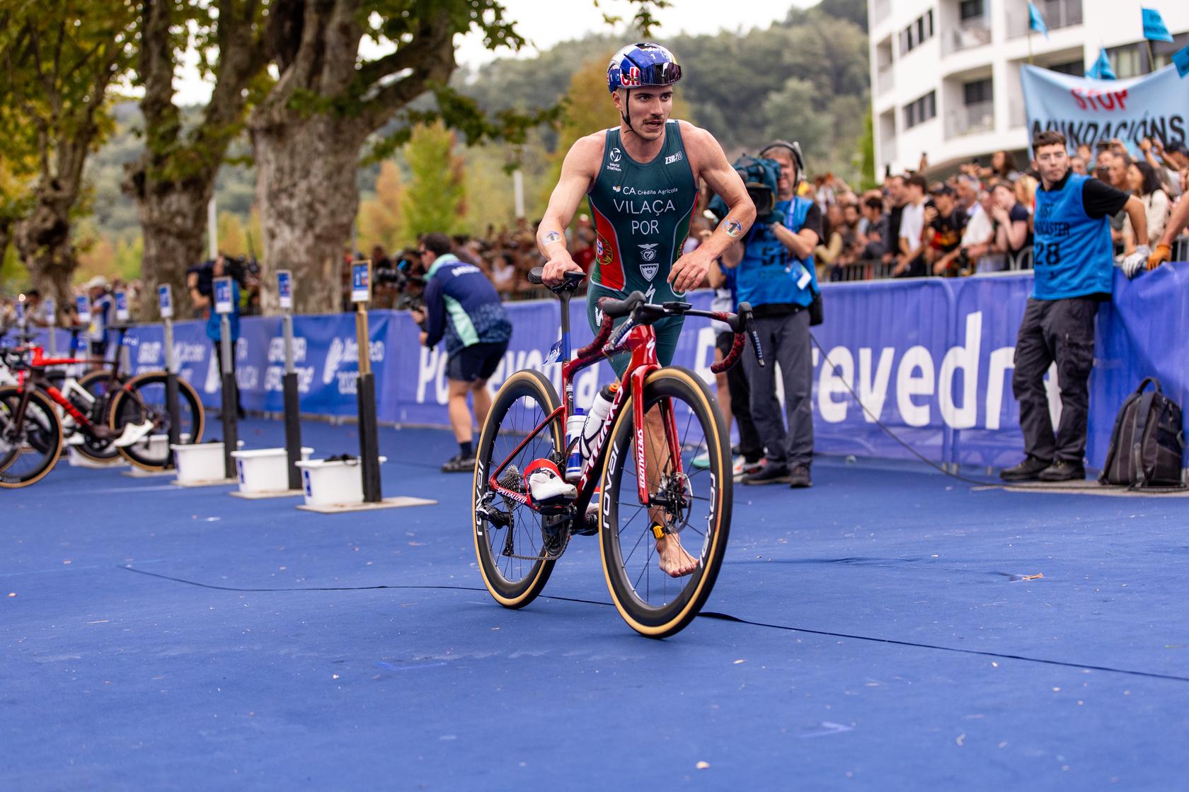 Cassandre Beaugrand și Vasco Vilaça au câștigat titlurile de campioni mondiali la triatlon olimpic în 2026
