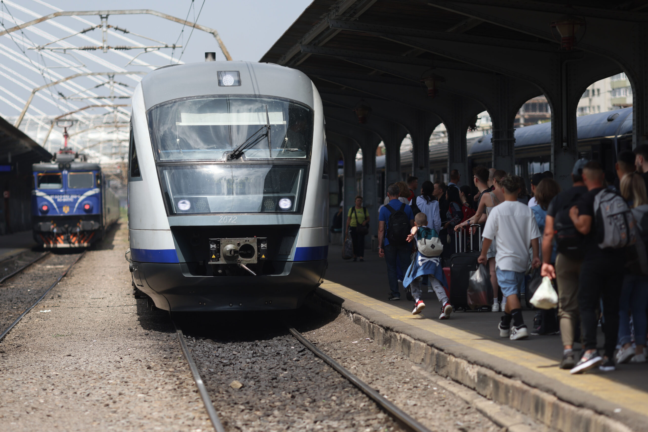 Circulația feroviară în Gara de Nord este afectată de ruperea unui pantograf