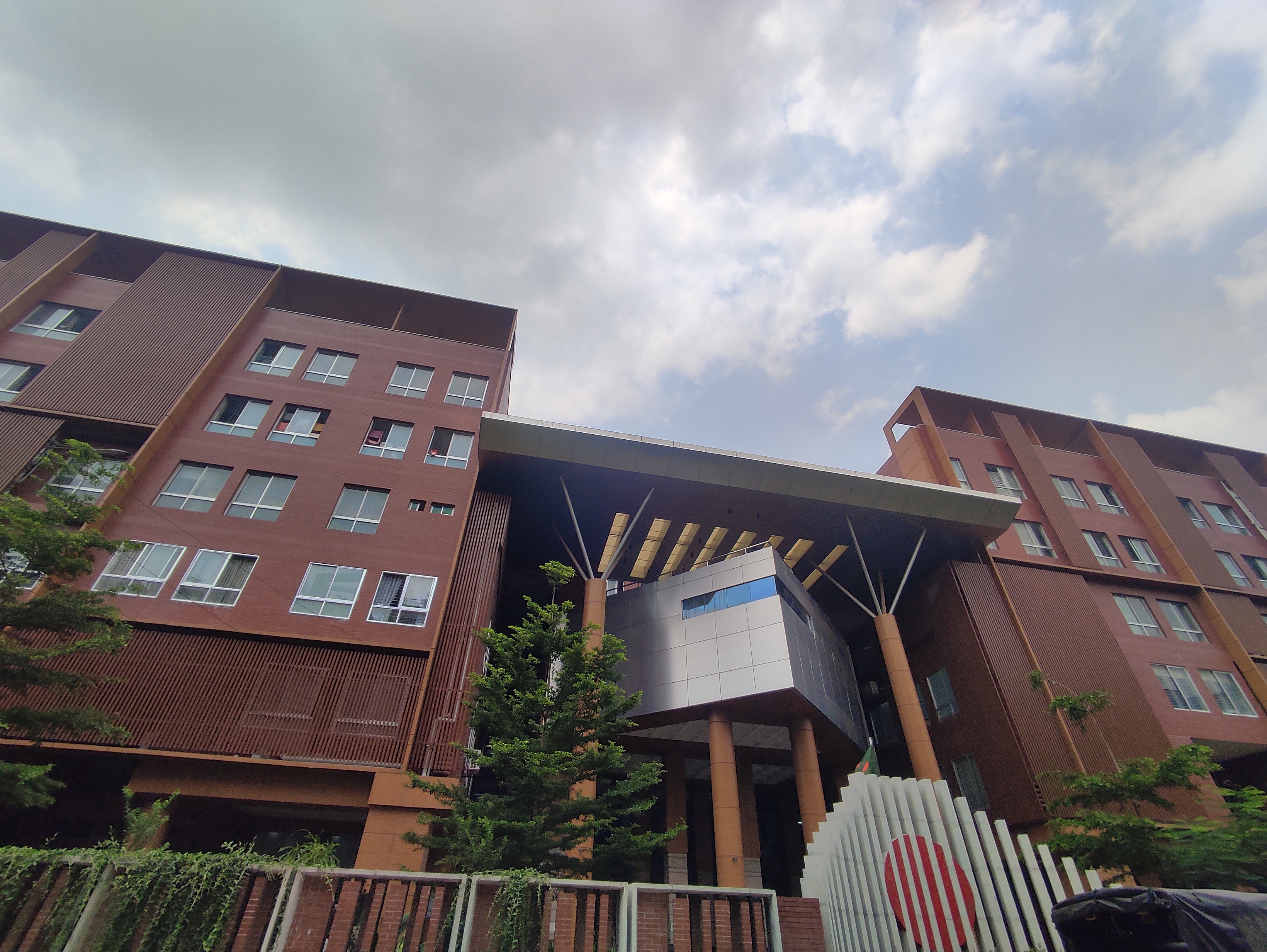 Analiză salarială pentru 2026: Directorul Medical câștigă 28.000 de lei net pe lună