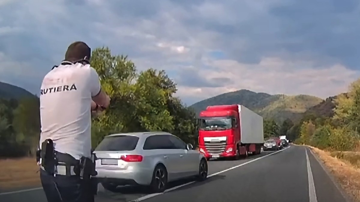 Urmărire spectaculoasă pe DN6: Polițiștii au tras focuri de avertisment pentru a opri un șofer cu 20 de infracțiuni