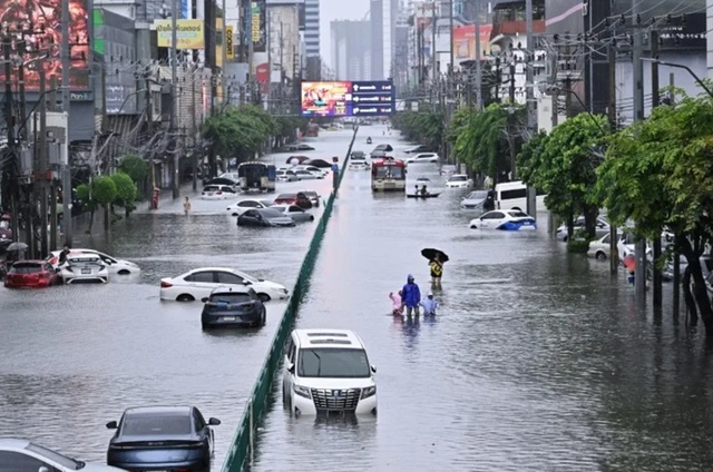 Inundații devastatoare în Thailanda: opt persoane decedate și milioane de afectați