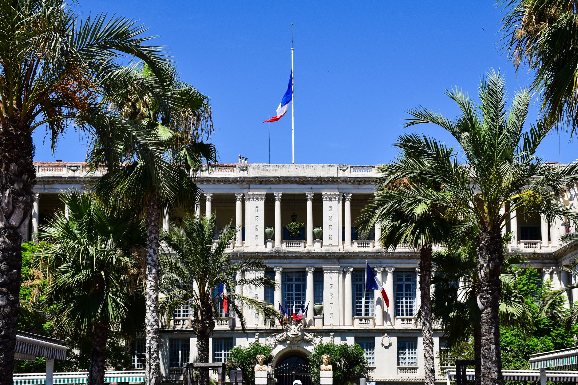 Succes major pentru Rassemblement National în Franța: partidul obține un grup în Senat