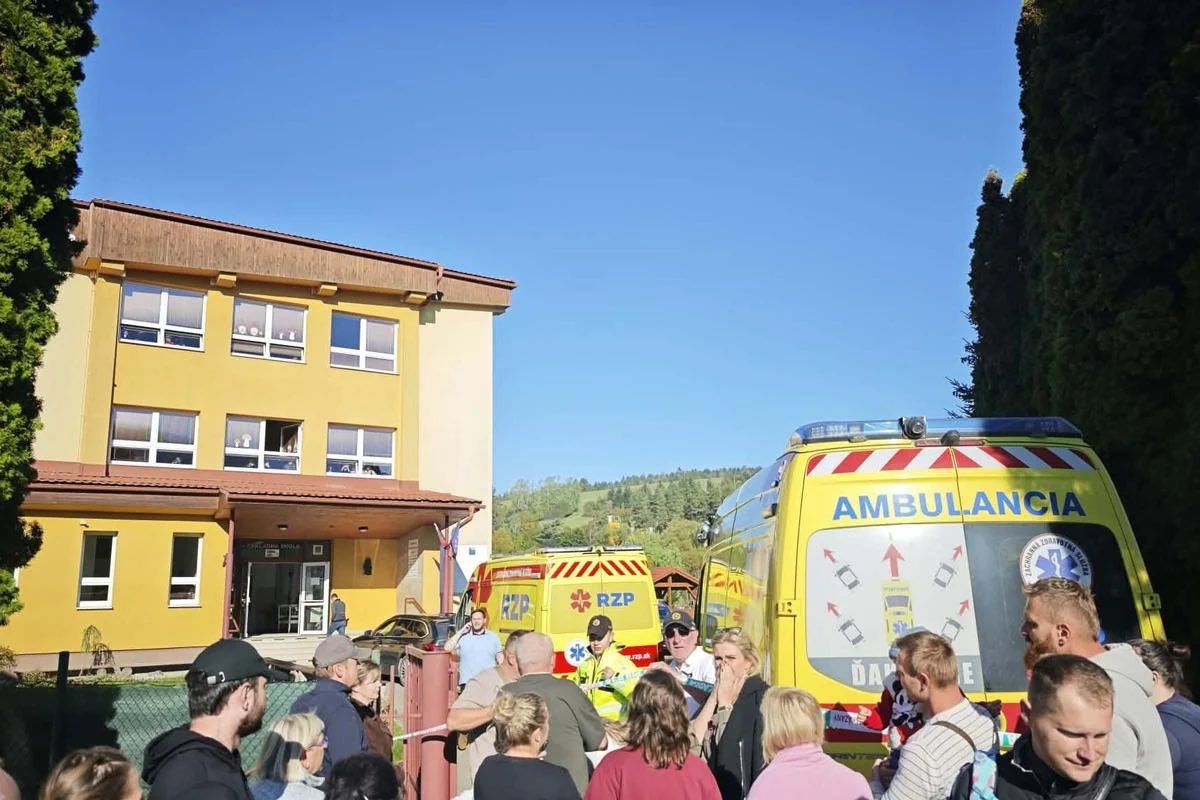 Tragedie în Slovacia: Un elev de clasa a VIII-a a ucis o profesoară într-o școală